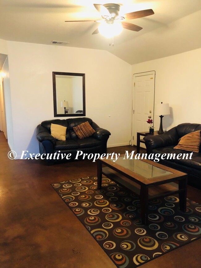 Foto del edificio - 1208 Westview Dr