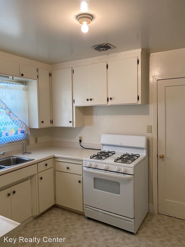 Building Photo - 2 br, 1 bath House - 9250 Kiefer Blvd