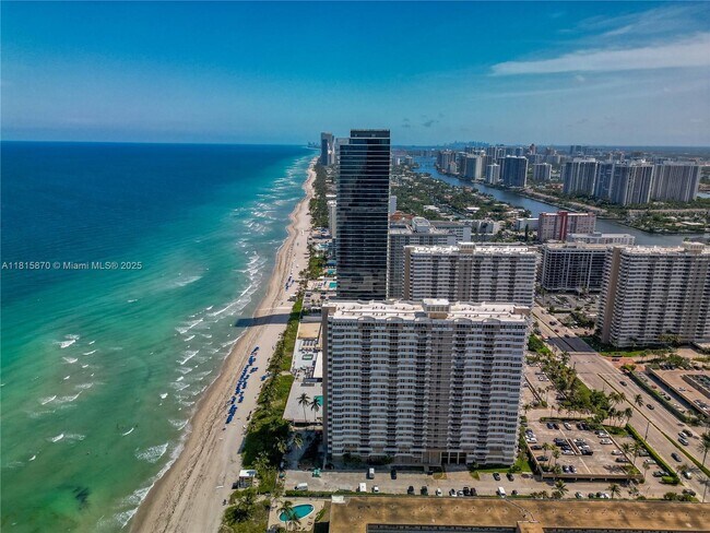 Foto del edificio - 1950 S Ocean Dr