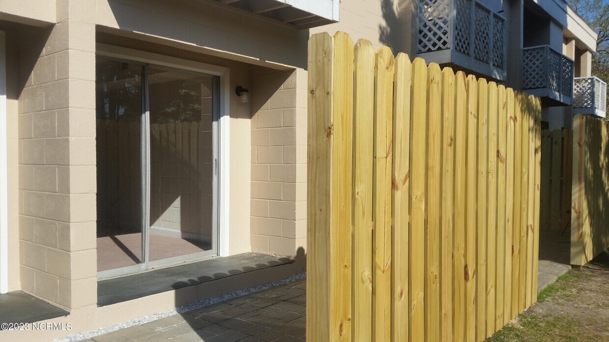 300 Marsh St Unit 1, Beaufort, NC 28516 Room for Rent in Beaufort, NC