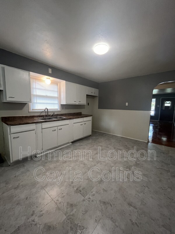 Primary Photo - 8708 Granada Pl
