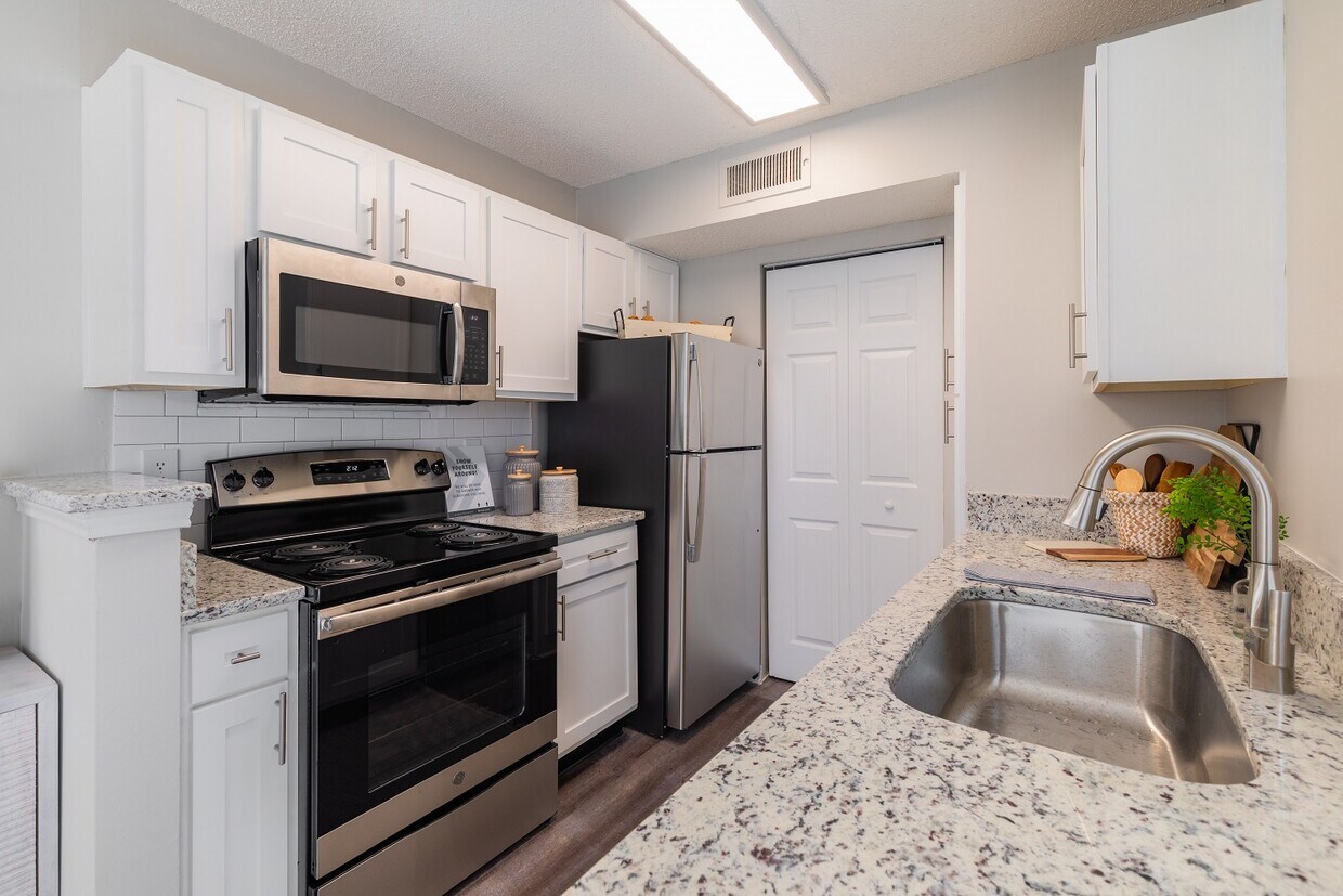 Arbors Harbor Town 671 Harbor Edge Dr Memphis, TN Apartments for Rent in Memphis