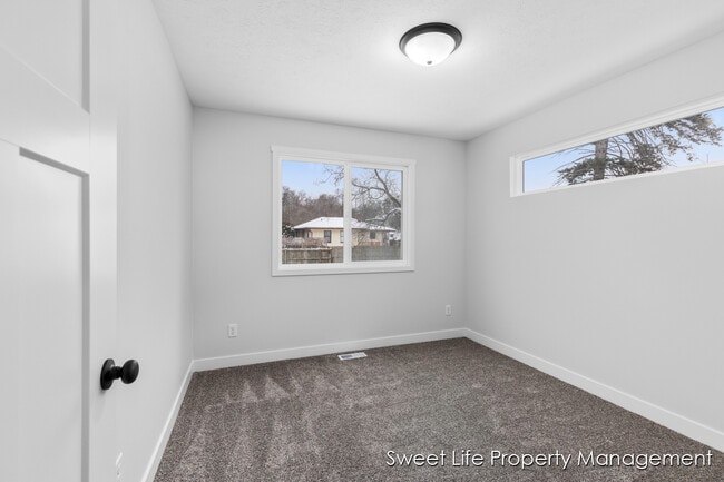 Building Photo - 1524 Fremont Ave NW