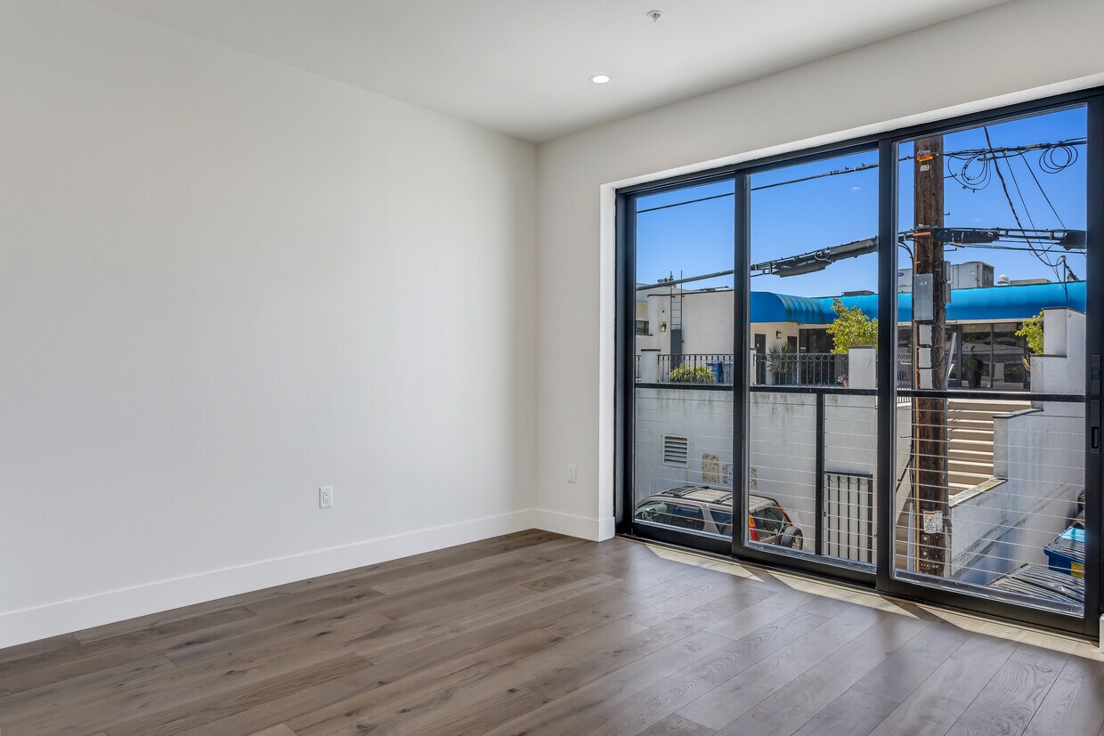 7846 Herschel Ave, Unit 102 Condos in La Jolla, CA Westside Rentals