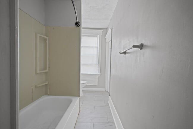 Building Photo - 456 Broadway