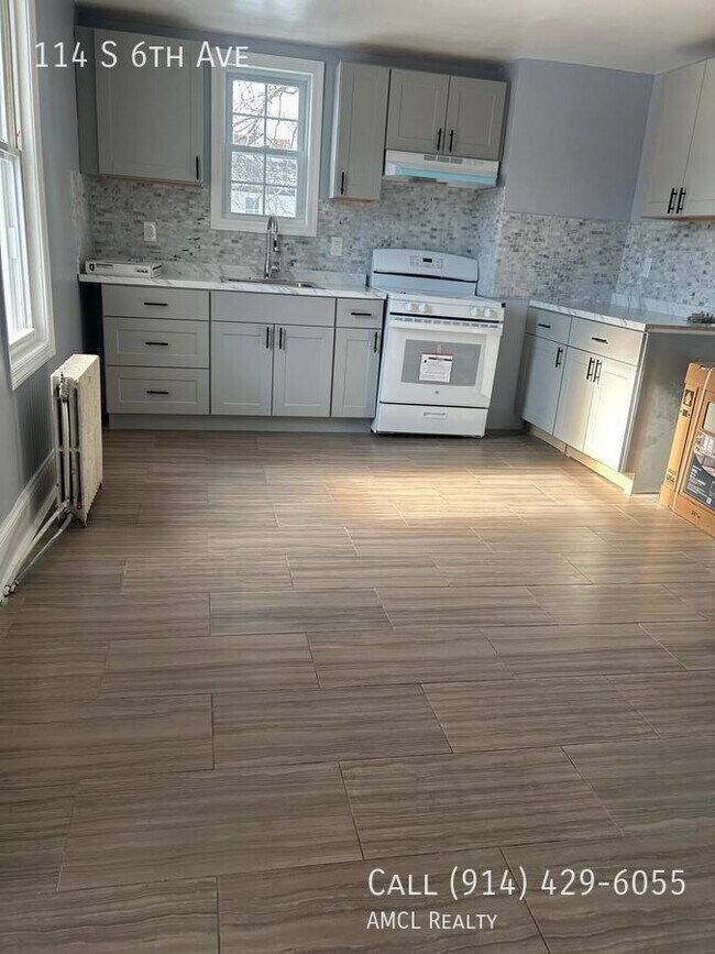 Photo - 114 S 6th Ave Apartment