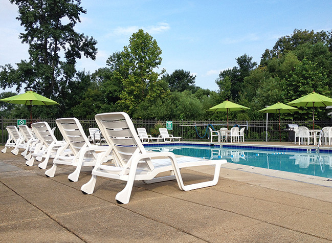 Pool - Falcon Point Apartment Homes