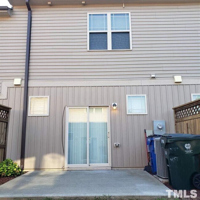 Building Photo - 3957 Amelia Park Drive