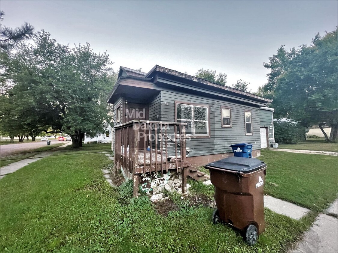 Primary Photo - 901 N Wisconsin St