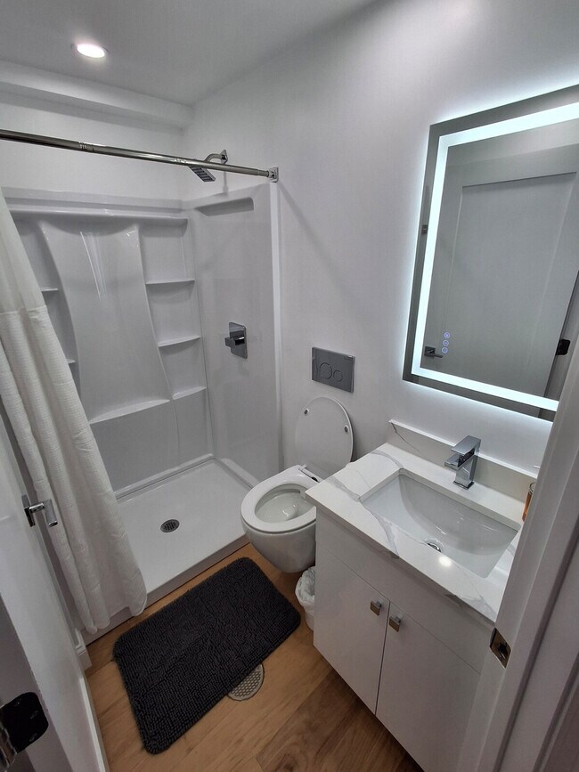 Building Photo - 17 Mt Pleasant Ave