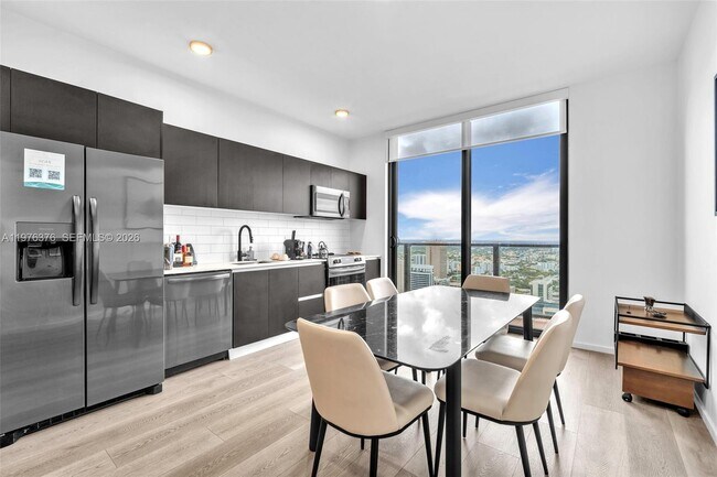 Foto del edificio - 398 NE 5th St