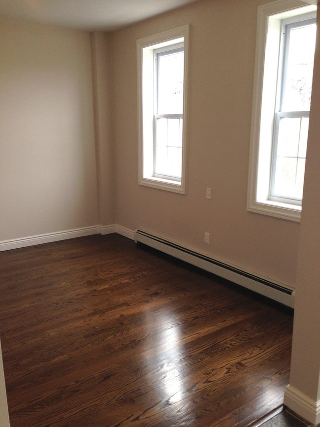 Living Room - 153 Westminster Pl