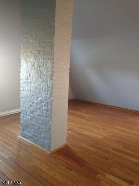 Building Photo - 529 Norwood St