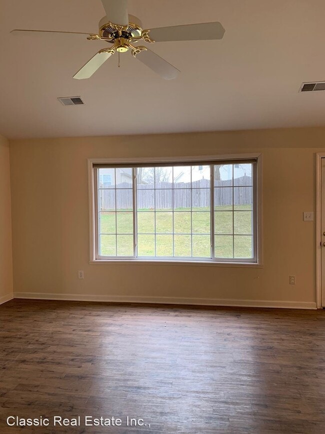 Building Photo - 3 br, 2 bath House - 2737 Woodlawn Way