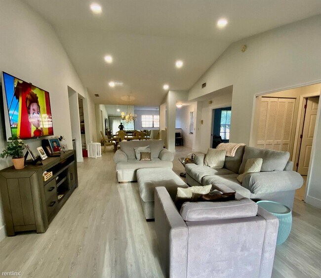 Foto del edificio - 6752 Montego Bay Blvd