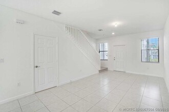 Building Photo - 2839 SW 16th Terrace