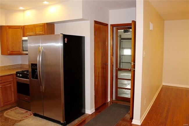 Building Photo - Move in Ready!!