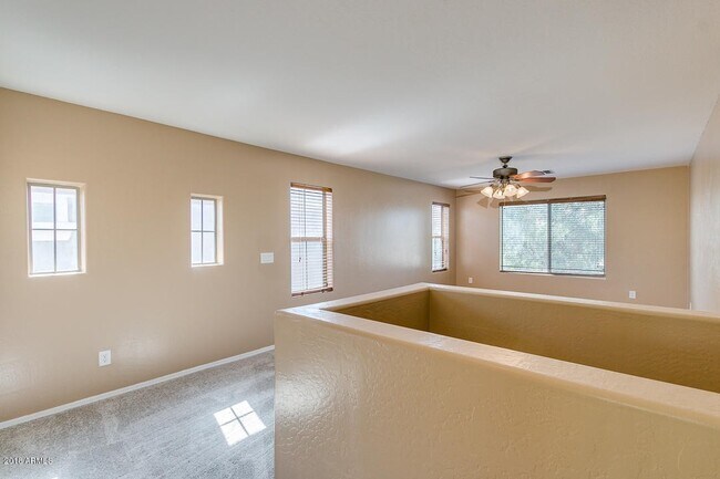 Foto del edificio - COMING SOON! Rare to find 5 bed 3 bath in ...