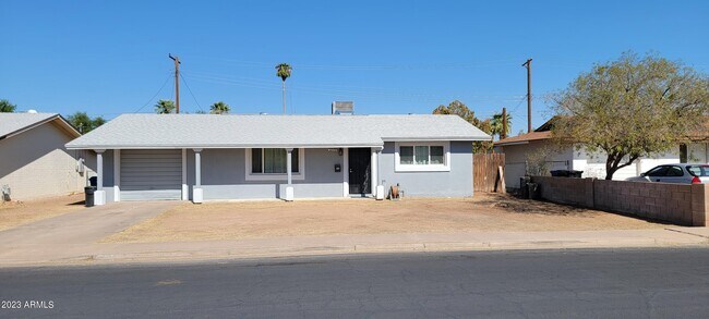 Building Photo - 2230 E Birchwood Ave