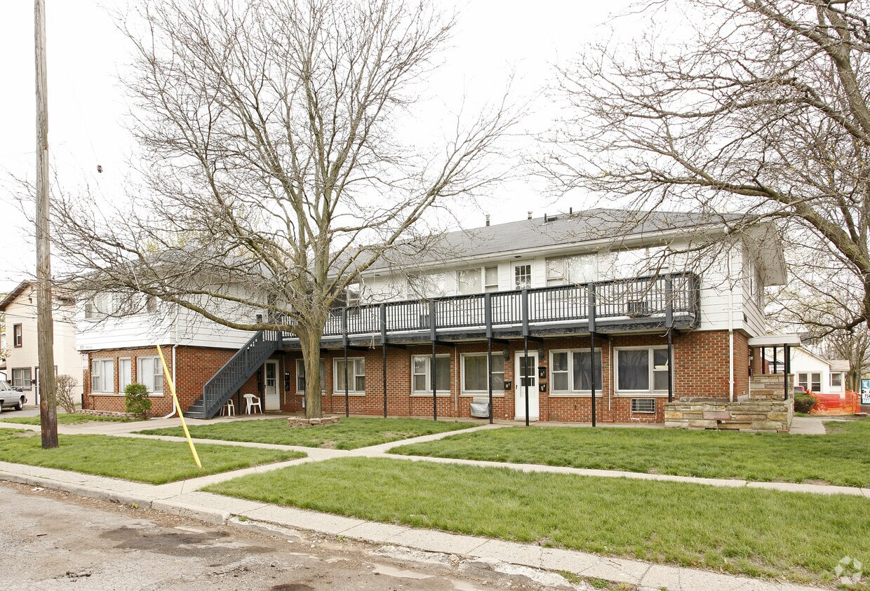 Primary Photo - 35505 E Michigan Ave