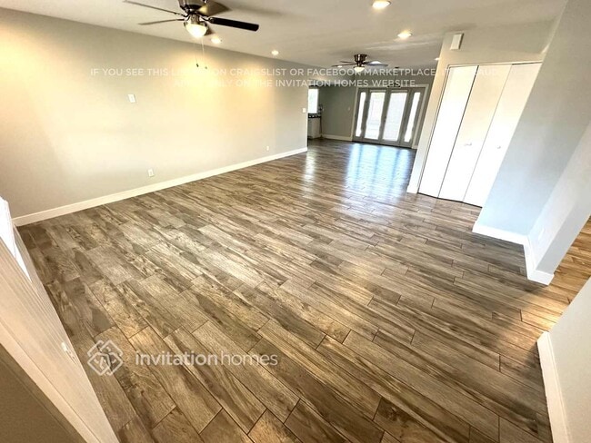 Building Photo - 2136 E Broadmor Dr