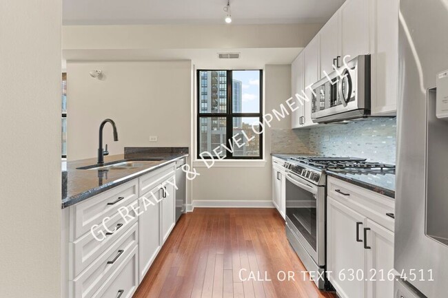 Foto del edificio - *** RIVER NORTH - RESIDENCES AT HUDSON / 2...