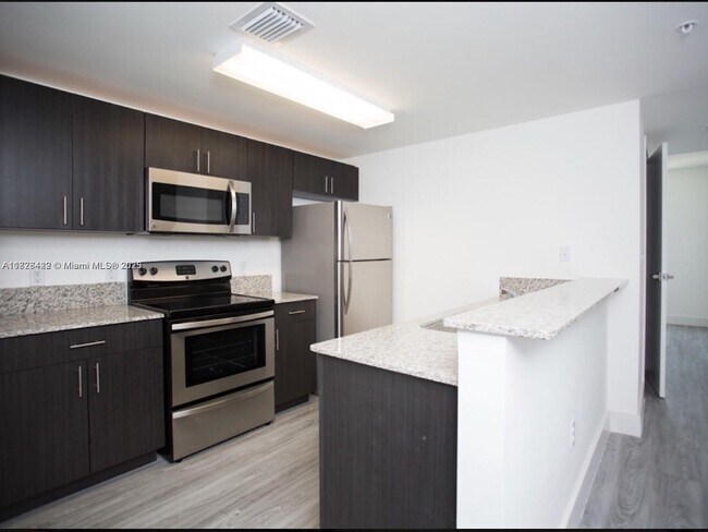 Foto del edificio - 2560 SW 27th Ave