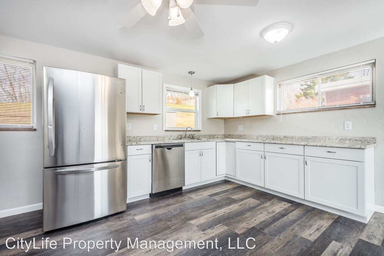 Primary Photo - 3 br, 1.5 bath House - 5942 Murdock Avenue