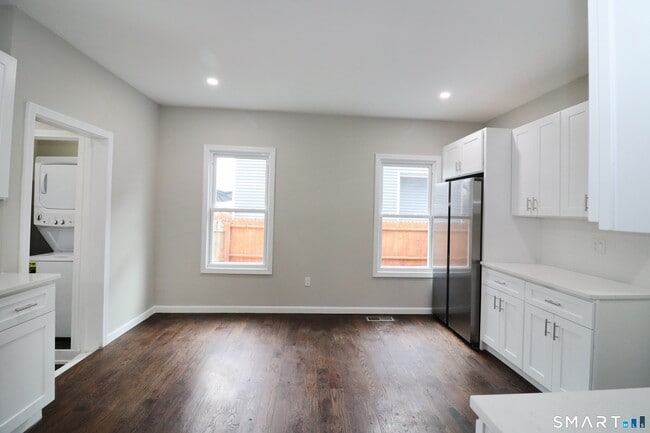 Building Photo - 354 Beechmont Ave