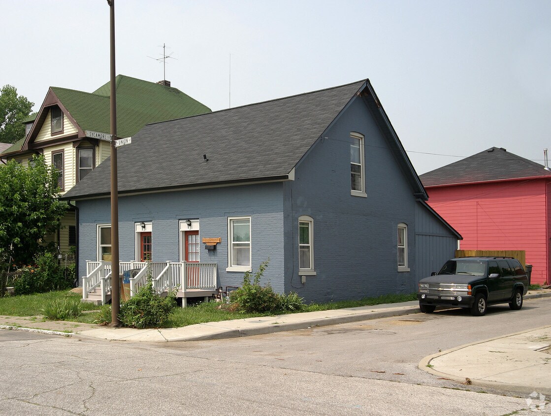Foto del edificio - 818-820 S Union St