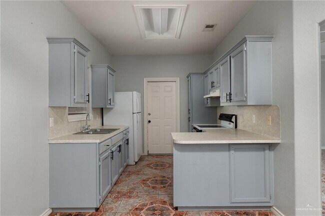 Building Photo - 11 Ruby St