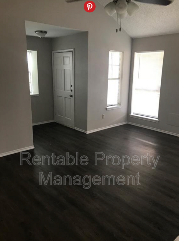Building Photo - 15311 Appleridge Dr
