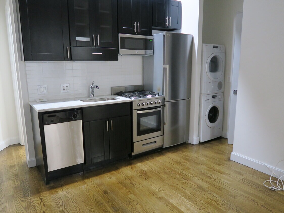 Primary Photo - 307 Mott St