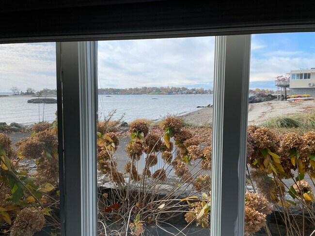 Foto del edificio - 130 Wallacks Dr