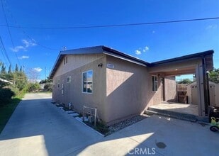 Building Photo - 4922 N Muscatel Ave