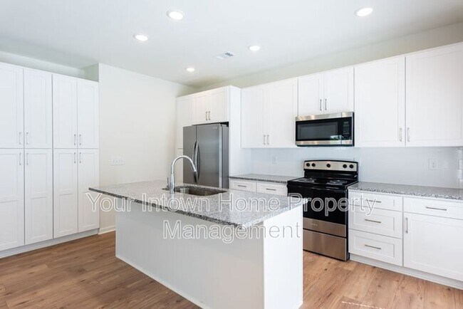 Foto del edificio - 2800 Mango Cir NW