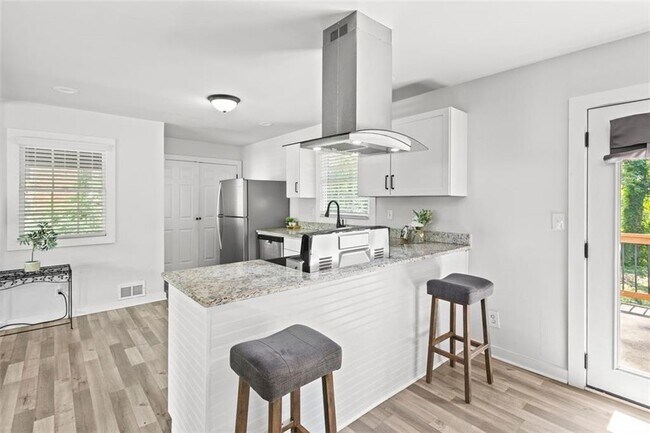 Foto del edificio - 2425 Clifton Springs Rd