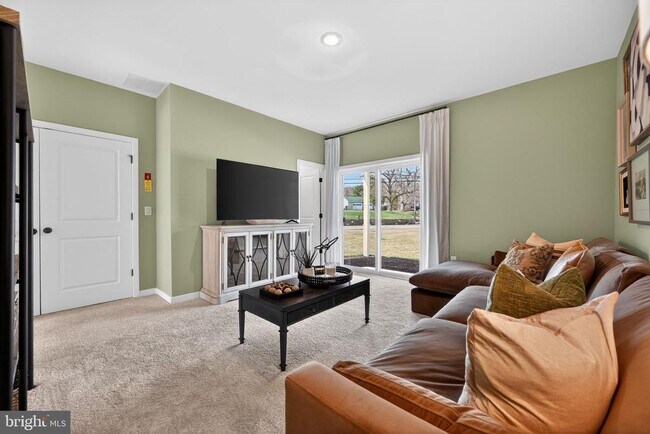 Foto del edificio - 44 Basswood St