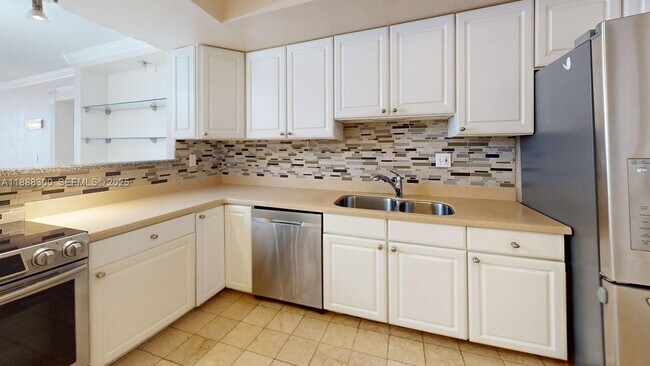 Foto del edificio - 600 Three Islands Boulevard