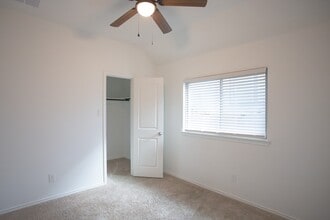 Building Photo - 10543 Shining Dawn Wy