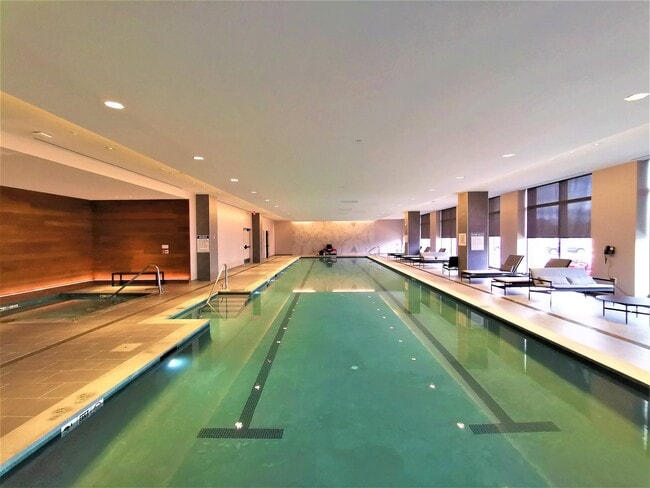 Foto del edificio - 75 Park Ln S