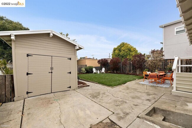 Foto del edificio - 2 br, 1 bath House - 2901 Modesto Ave