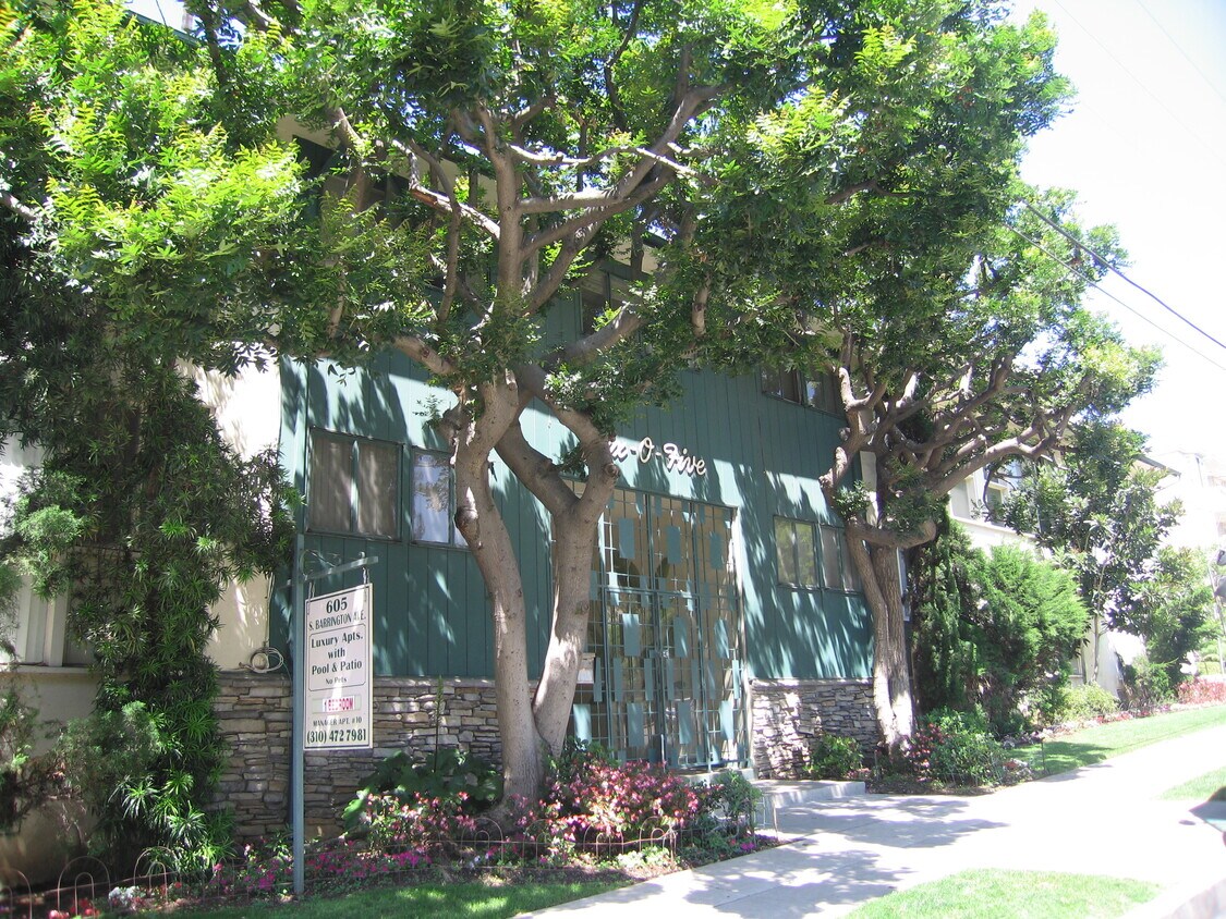 Foto principal - 605 S Barrington Ave