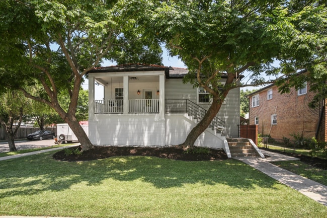 Building Photo - 5869 Colbert St