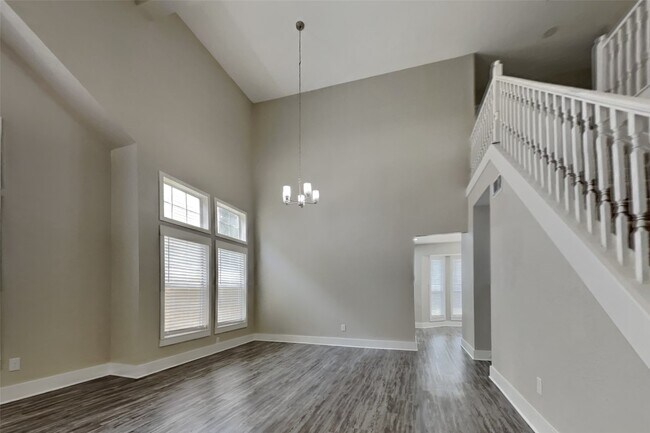 Building Photo - 3327 Colonel Ct Dr