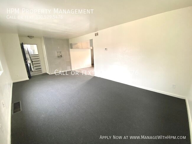 Building Photo - 1415 Yale Ave NW