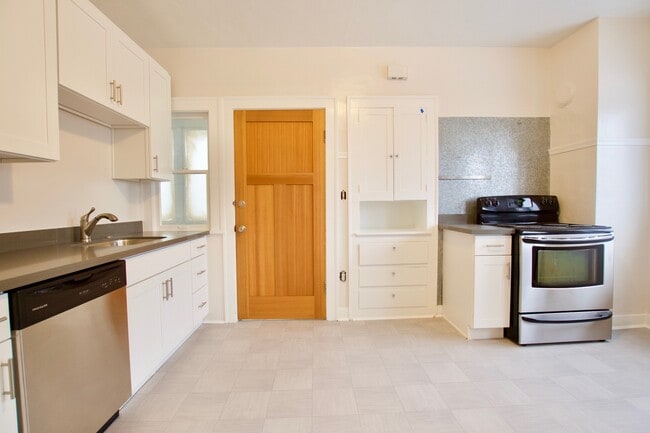 Photo - Rain City Apartment