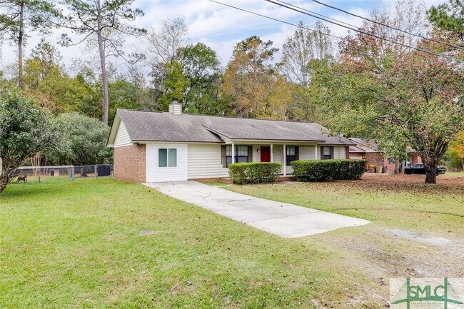 Building Photo - 100 Lord Effingham Dr