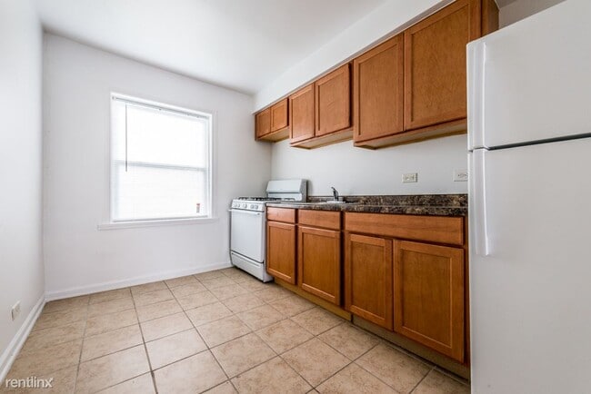 Building Photo - 2 br, 1 bath Apartment - 6129 S Wabash Ave