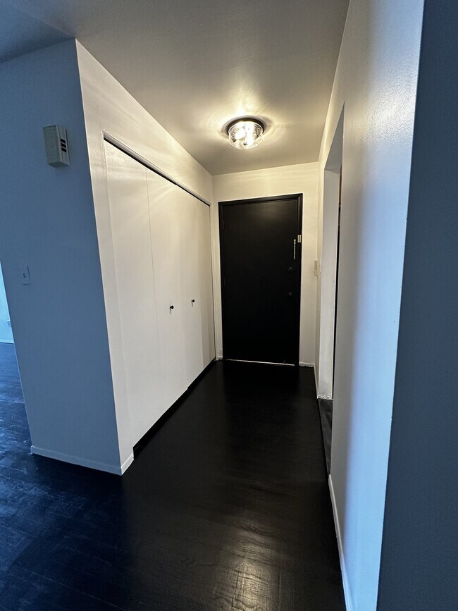 Foto del edificio - 455 W Marshall St